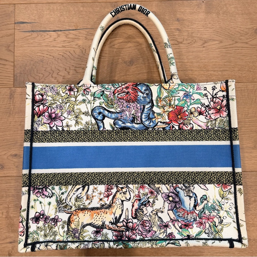 Christian Dior Book Tote - Picture 5 of 9